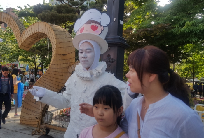 http://old.mirk.es.kr/upfile/img/2017/05/toucontre0604_1494818061.jpg